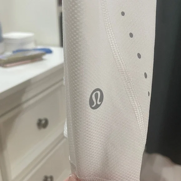 Lululemon Athletica White Short Sleeve Tee breathable - Picture 2 of 5